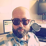 Петр Вавровский: музыкальный программист, промоутер, диджей, журналист, музыкант и продюсер